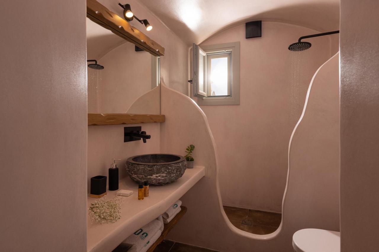 Sando Traditional Cave Villas With Jacuzzi And Sea View Vourvoúlos Eksteriør bilde