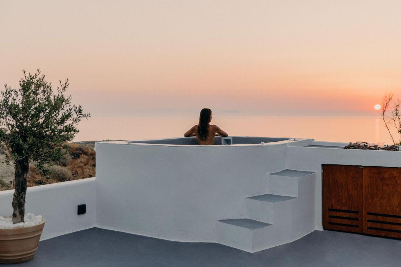 Sando Traditional Cave Villas With Jacuzzi And Sea View Vourvoúlos Eksteriør bilde